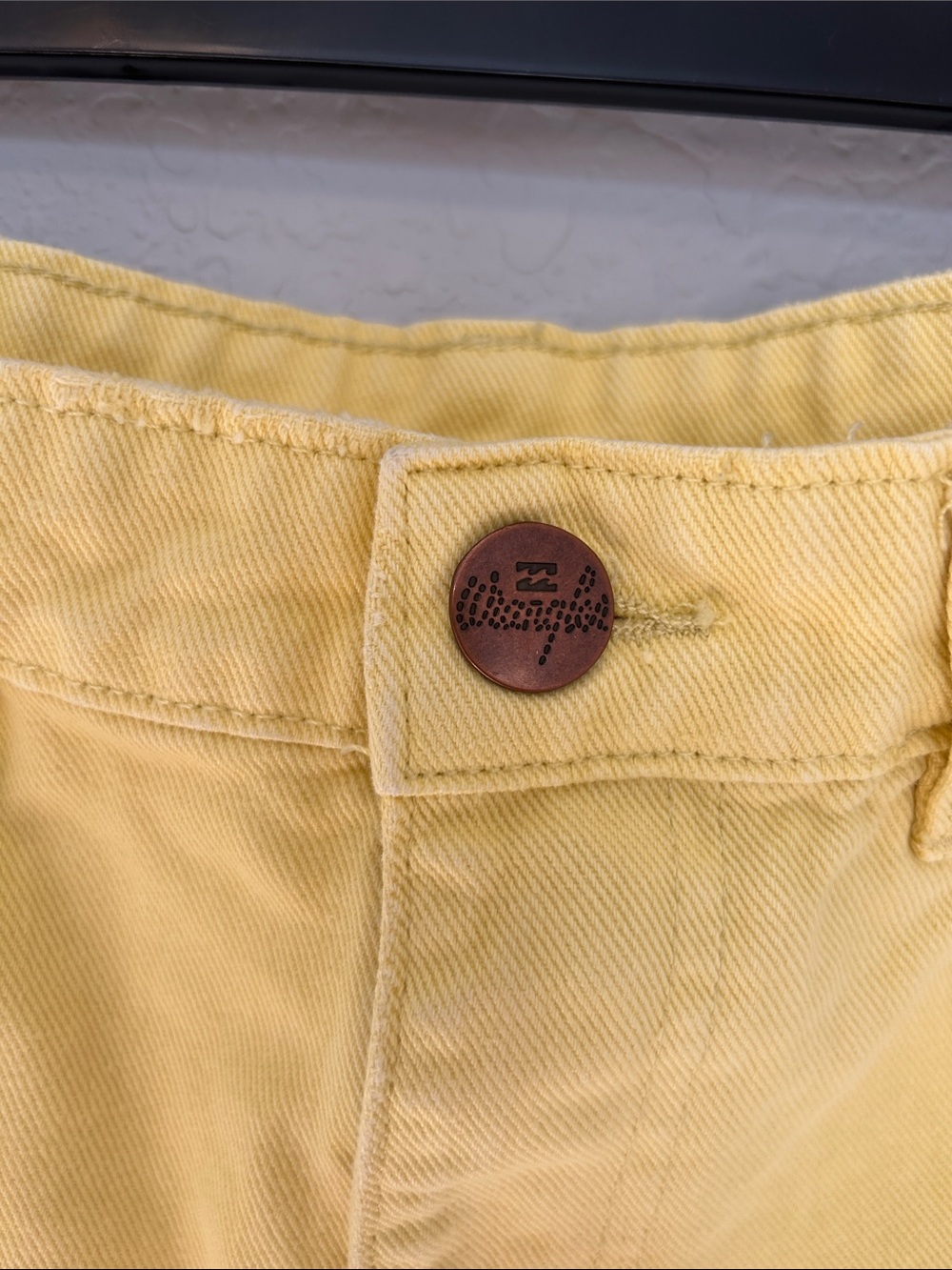 Billabong/Wrangler Yellow Denim Cutoff Shorts Womens 26 Raw Hem Summer - Picture 5 of 6